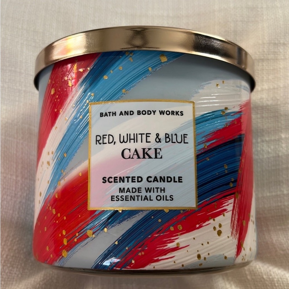 Bath and body works three wick candle